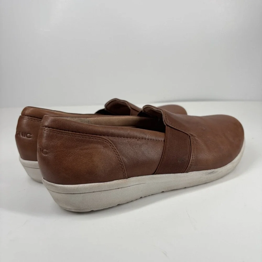 Vionic Magnolia Gianna Women's US 7.5 Tan Leather Comfort Slip-On Flat Loafers